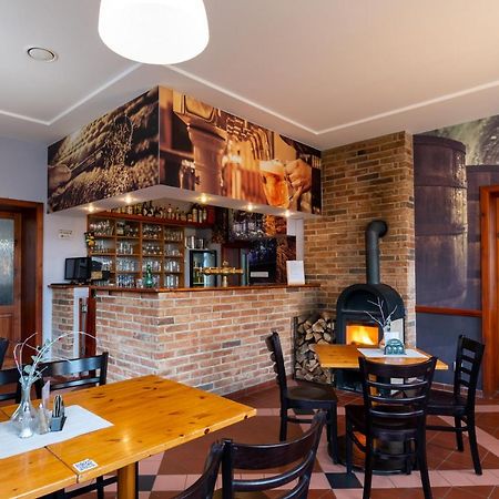 Hotel U Berounky Srbsko Экстерьер фото