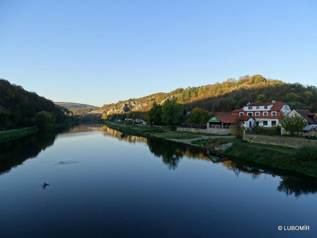 Hotel U Berounky Srbsko Экстерьер фото